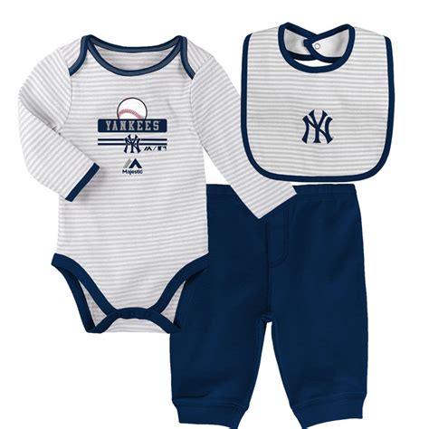 newborn yankees outfit.